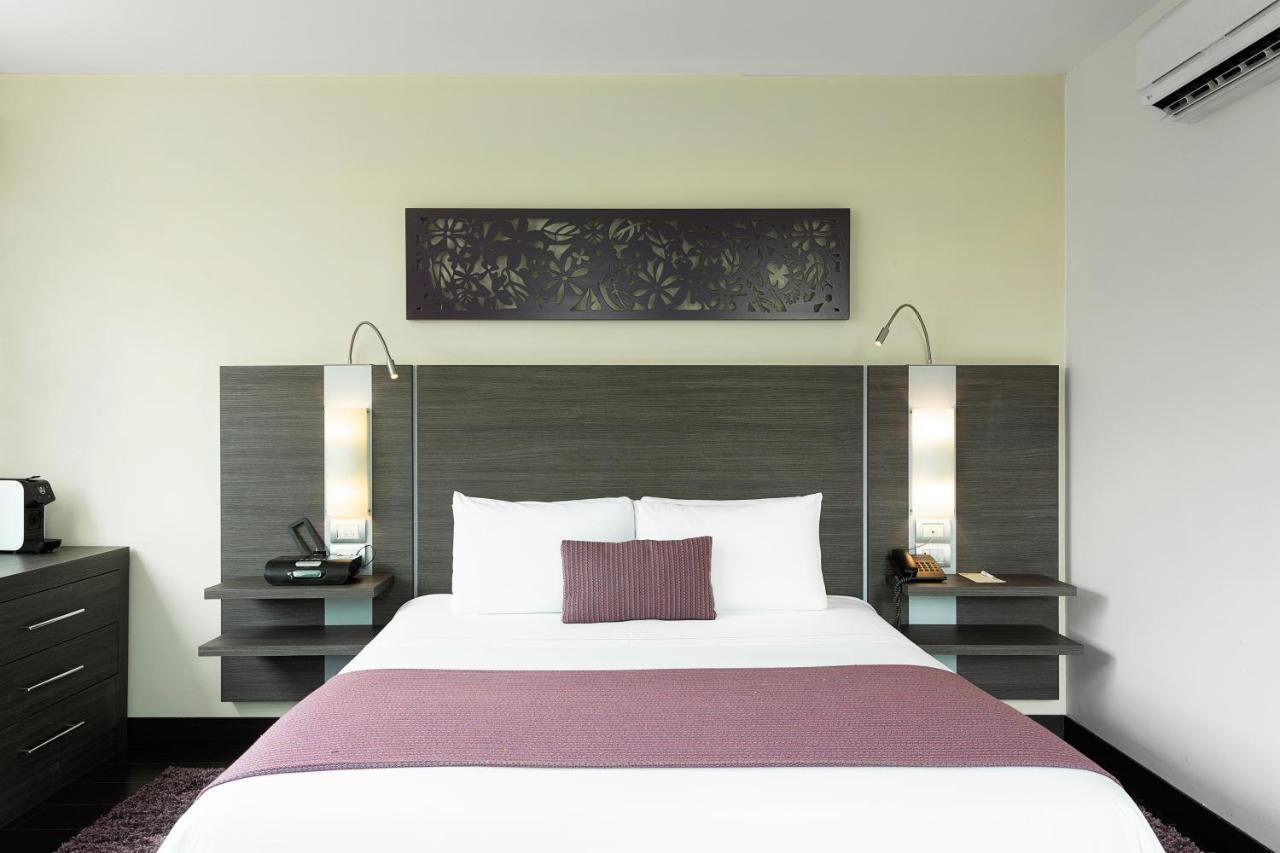 Hotel Bh El Poblado Меделин Екстериор снимка