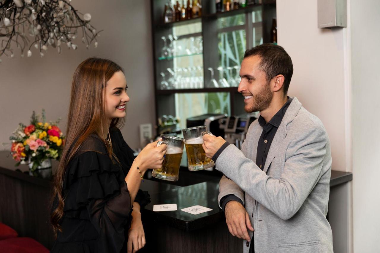 Hotel Bh El Poblado Меделин Екстериор снимка