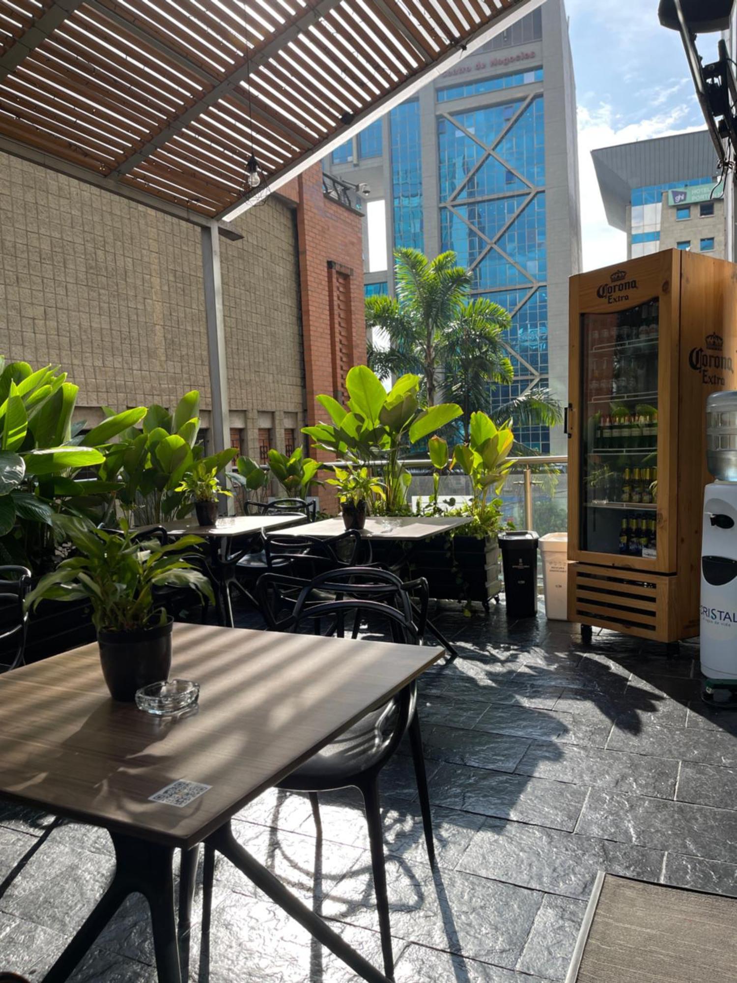 Hotel Bh El Poblado Меделин Екстериор снимка