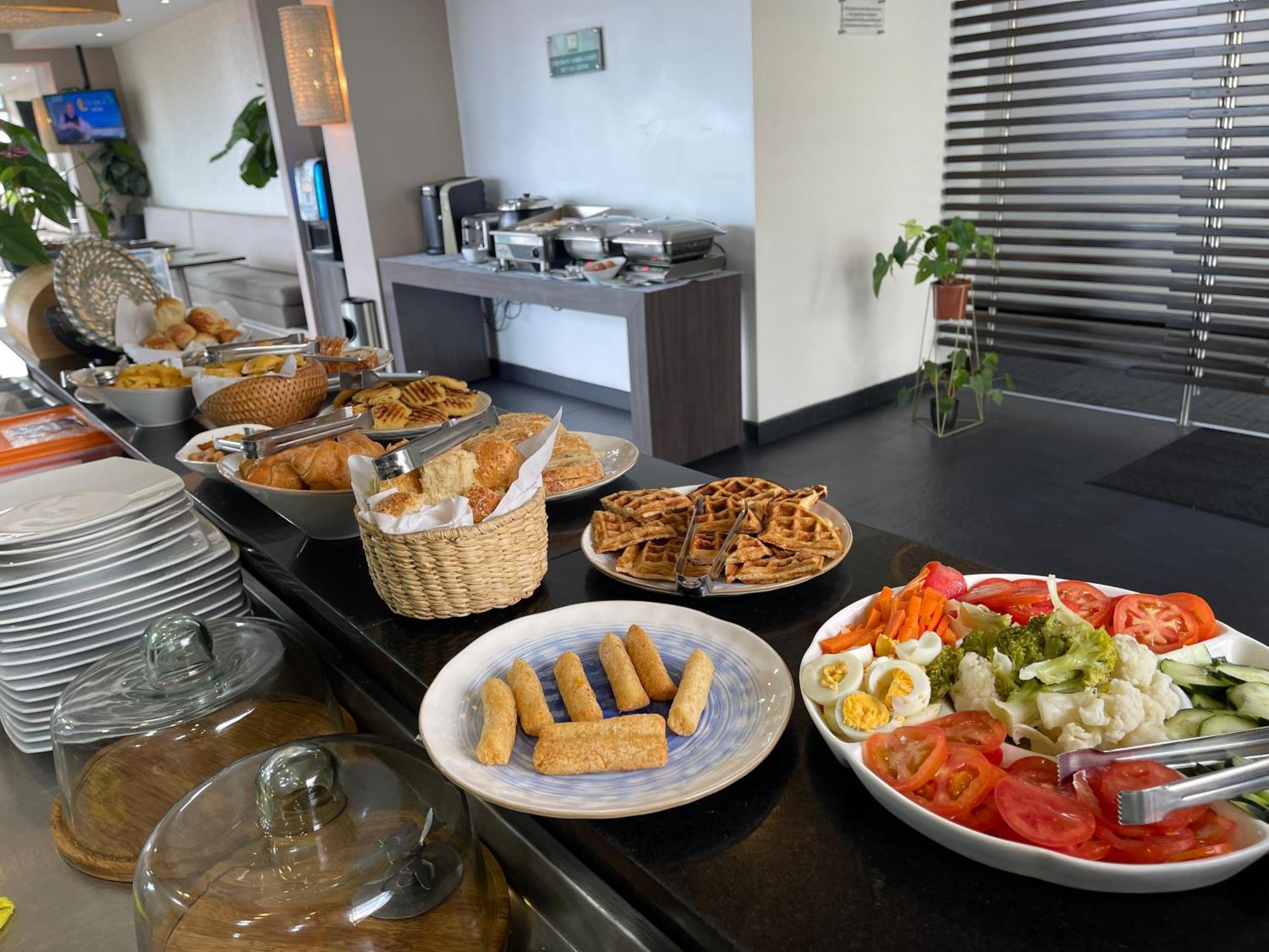 Hotel Bh El Poblado Меделин Екстериор снимка