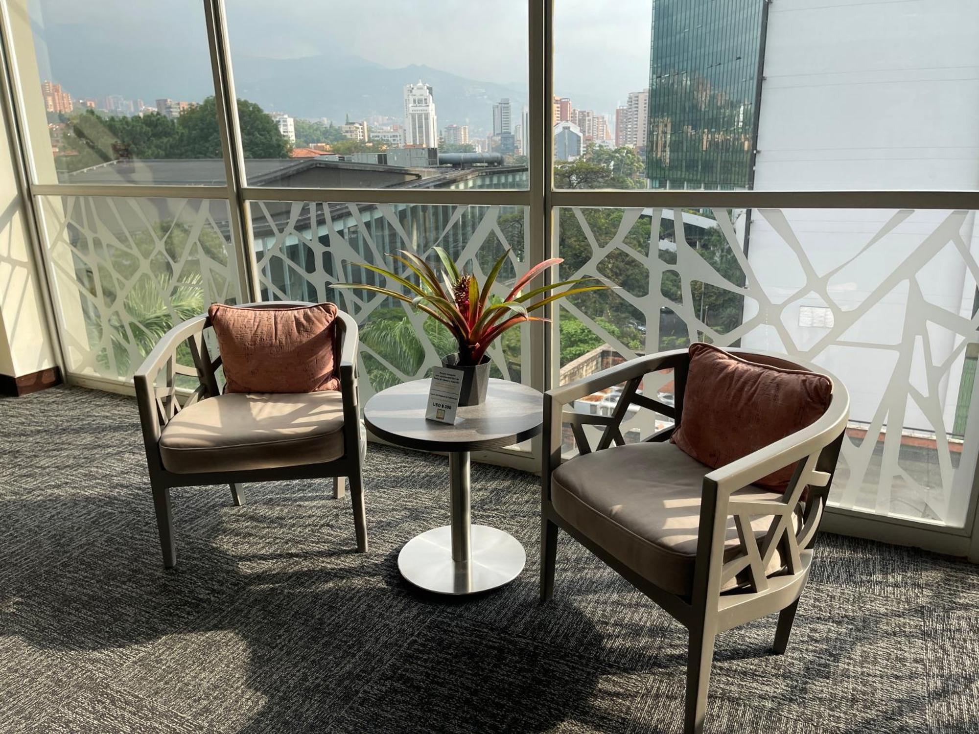 Hotel Bh El Poblado Меделин Екстериор снимка