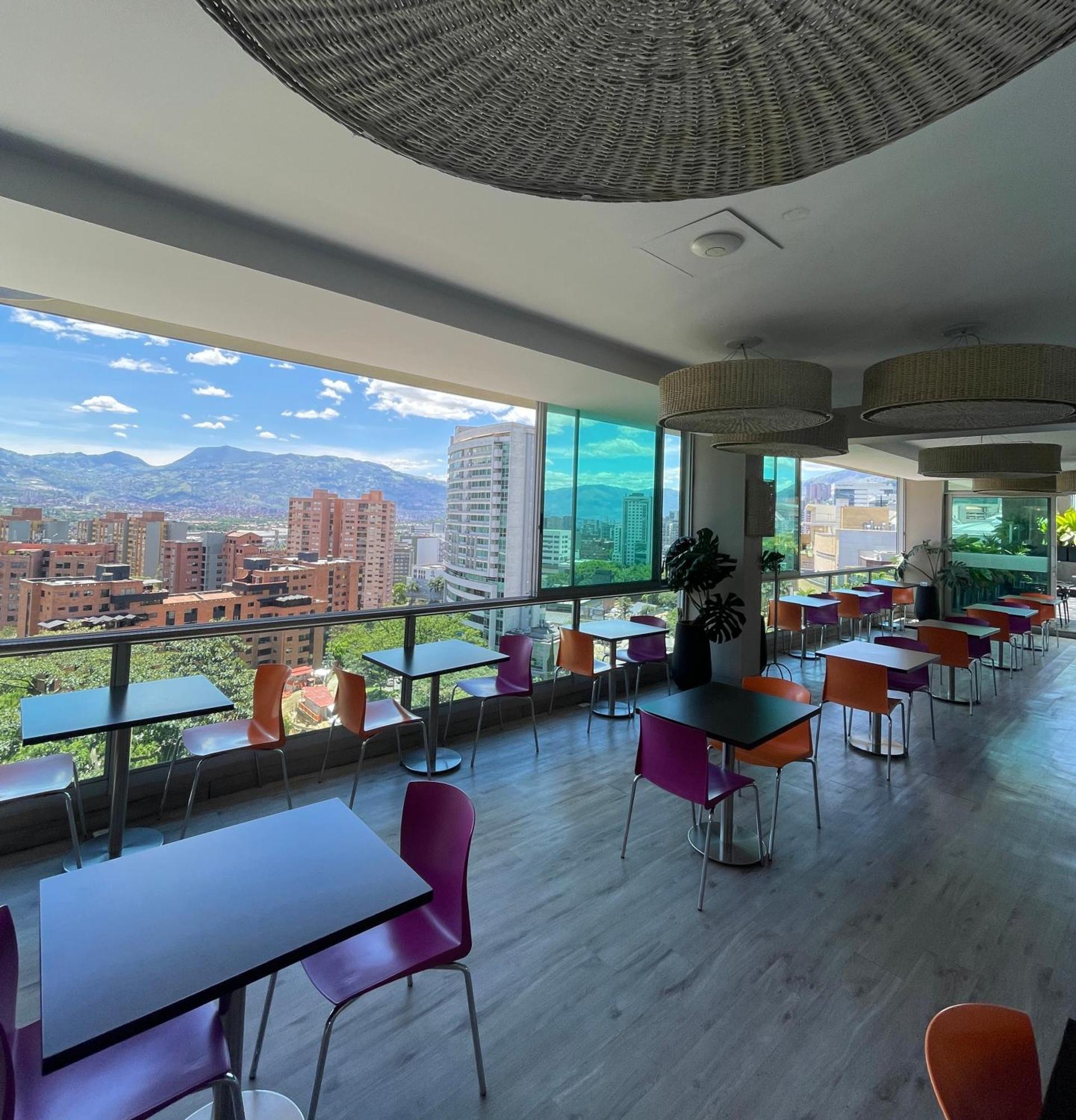 Hotel Bh El Poblado Меделин Екстериор снимка