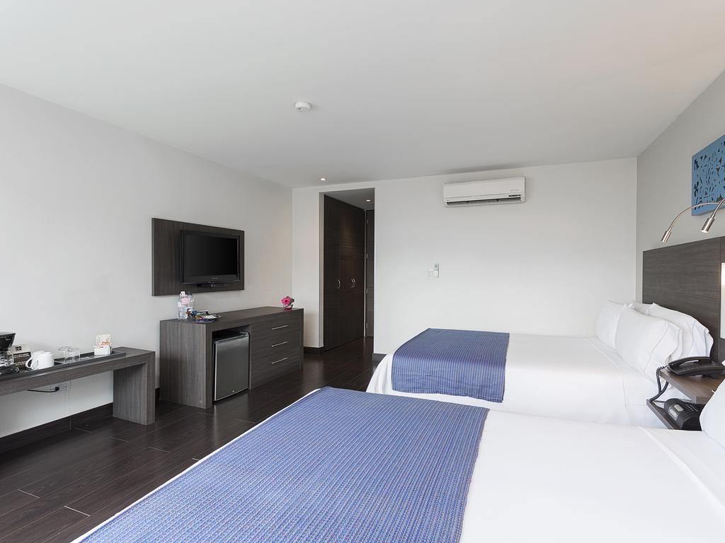 Hotel Bh El Poblado Меделин Екстериор снимка