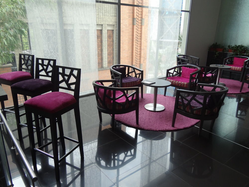 Hotel Bh El Poblado Меделин Екстериор снимка